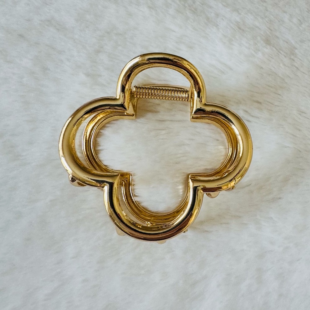 Gold Clover Hair Claw Clip - Picture 3 of 7